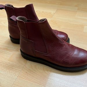 Ten Points Burgundy Chelsea Boots